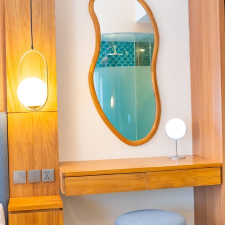 Copy of MIRROR ROOM